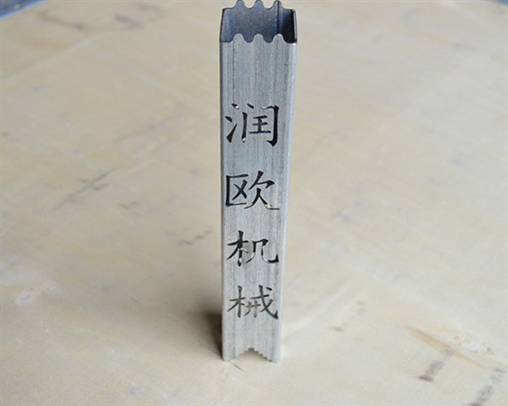 KL96-6寬噴塑亞光三斗移門柜