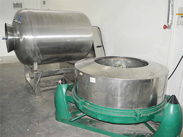 KL96-28噴塑亞光六斗三門柜